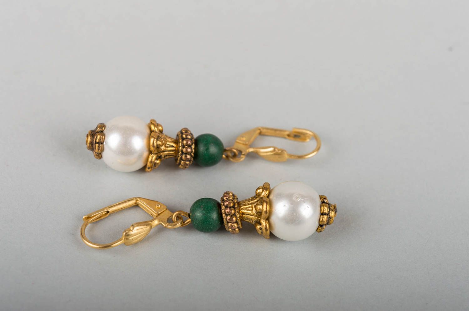 Handgemachte elegante Ohrringe aus Achat und Perlen für tägliches Outfit foto 5