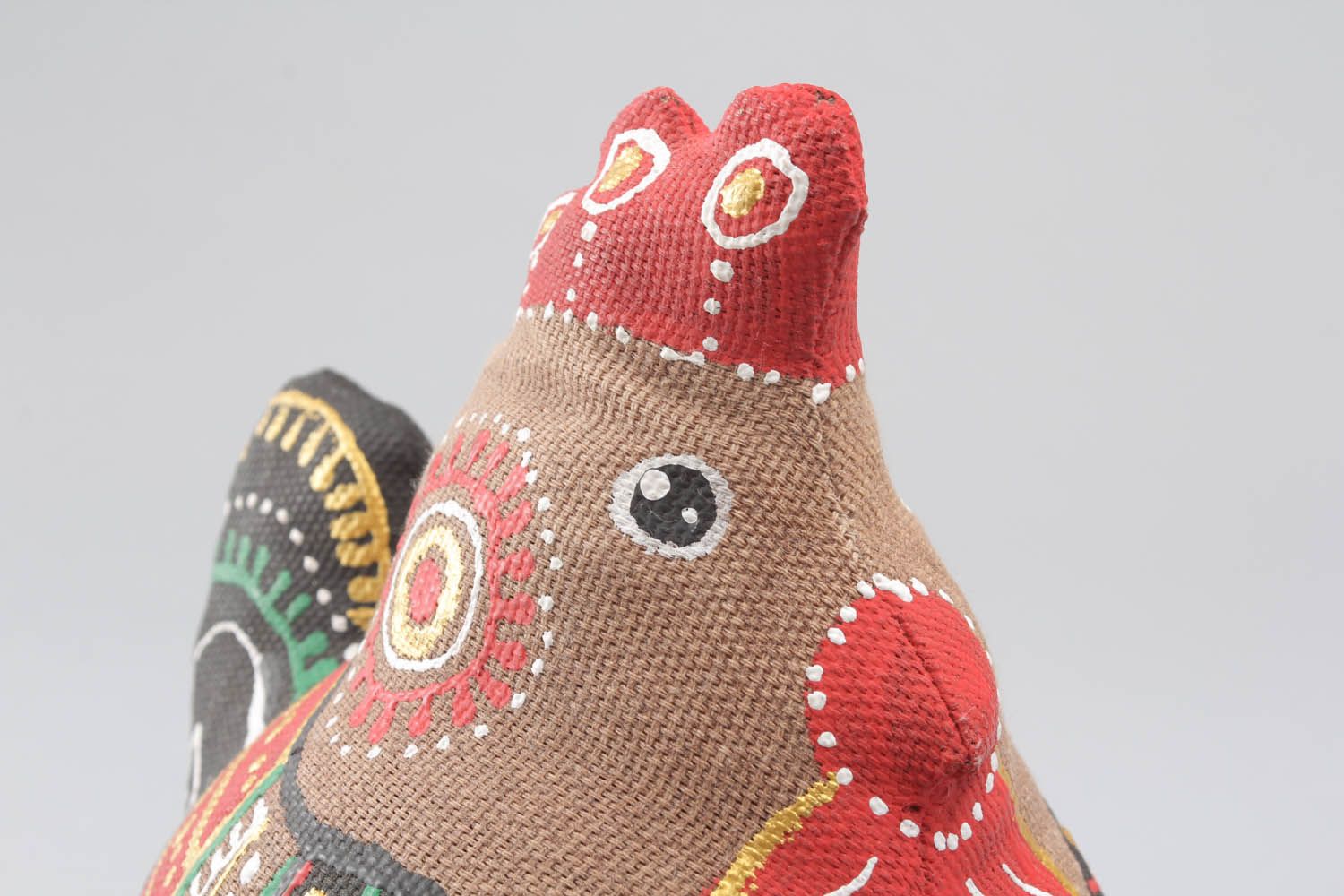 Brinquedo macio têxtil feito à mão de tecido para decoração do interior de materiais naturais Galo foto 3