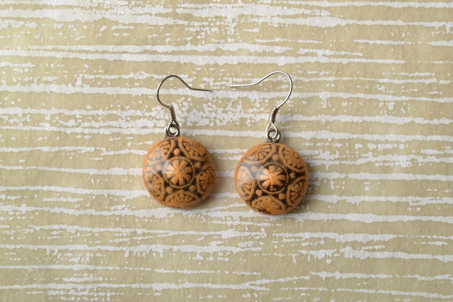Round clay earrings painted with color enamels in ethnic style photo 1