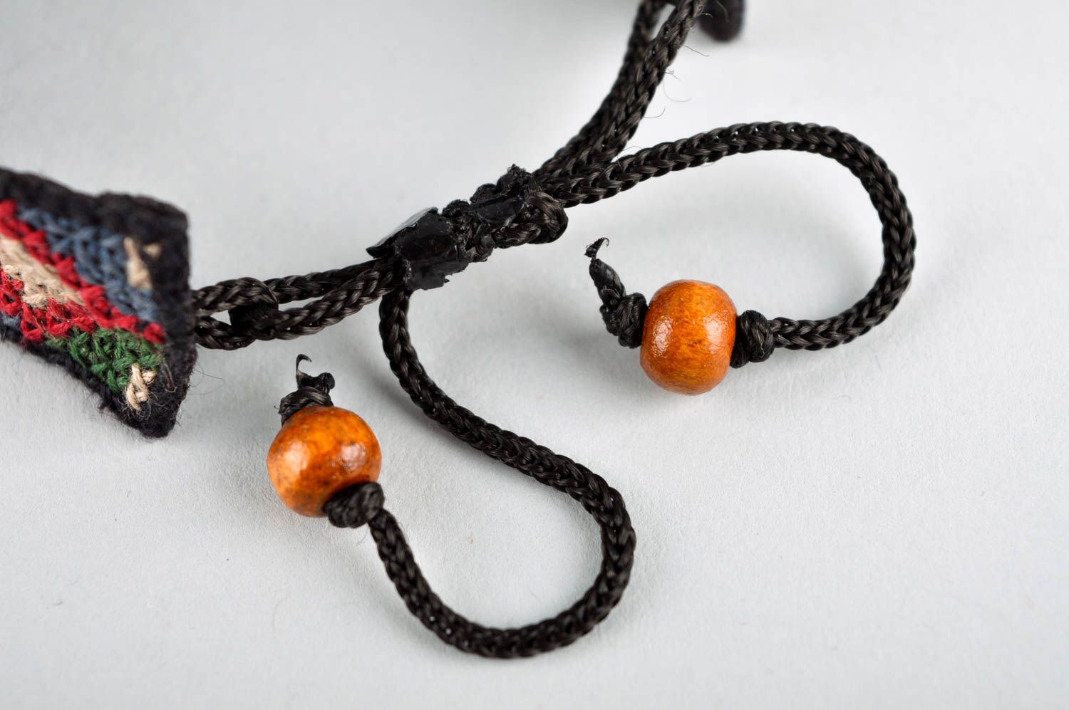Bracelet textile Bijou fait main brodé large avec lacets Accessoire femme photo 5