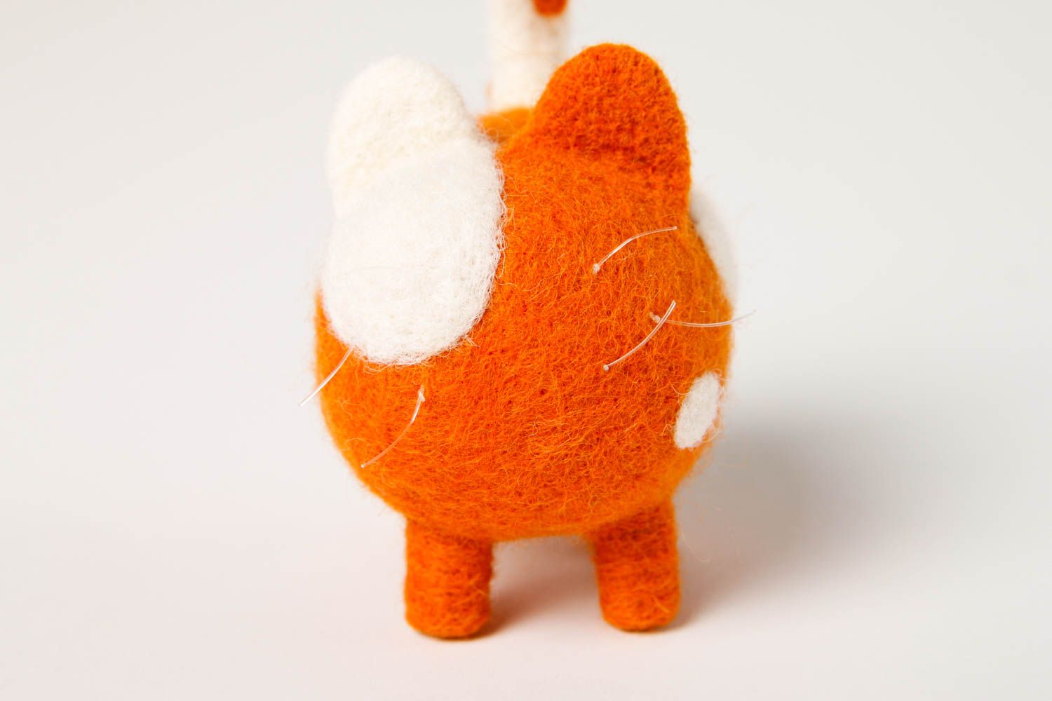 Peluche chat roux taché Jouet fait main en laine feutrée Cadeau enfant photo 5