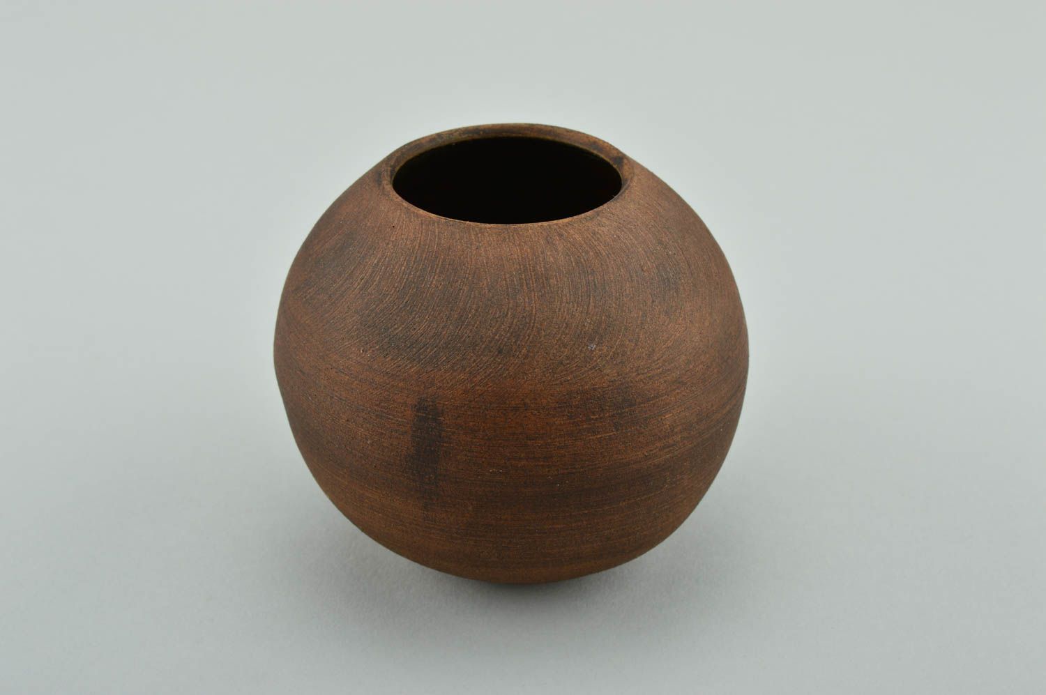 Dark brown clay no handle cup in ball-shape style photo 1
