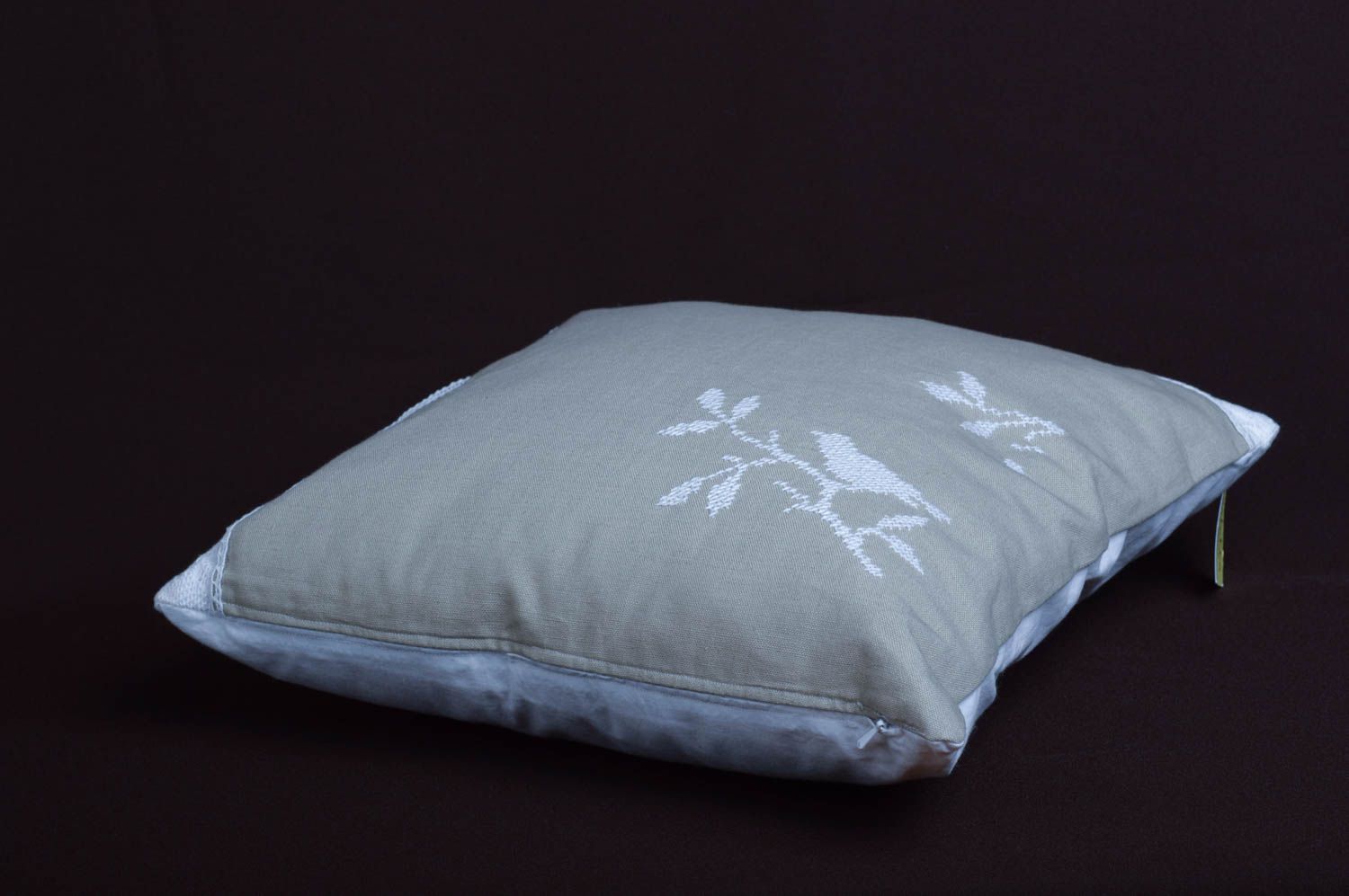 Подушка на диван подарок ручной работы декоративная подушка с вышивкой фото 2