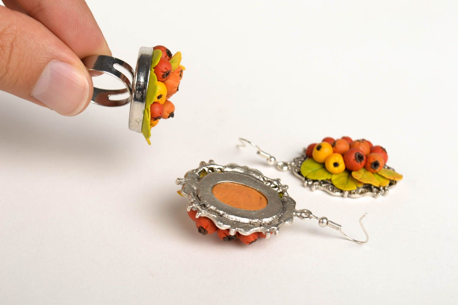 Schmuck Set handmade Mode Accessoires lange Ohrringe Ring am Finger stilvoll foto 4