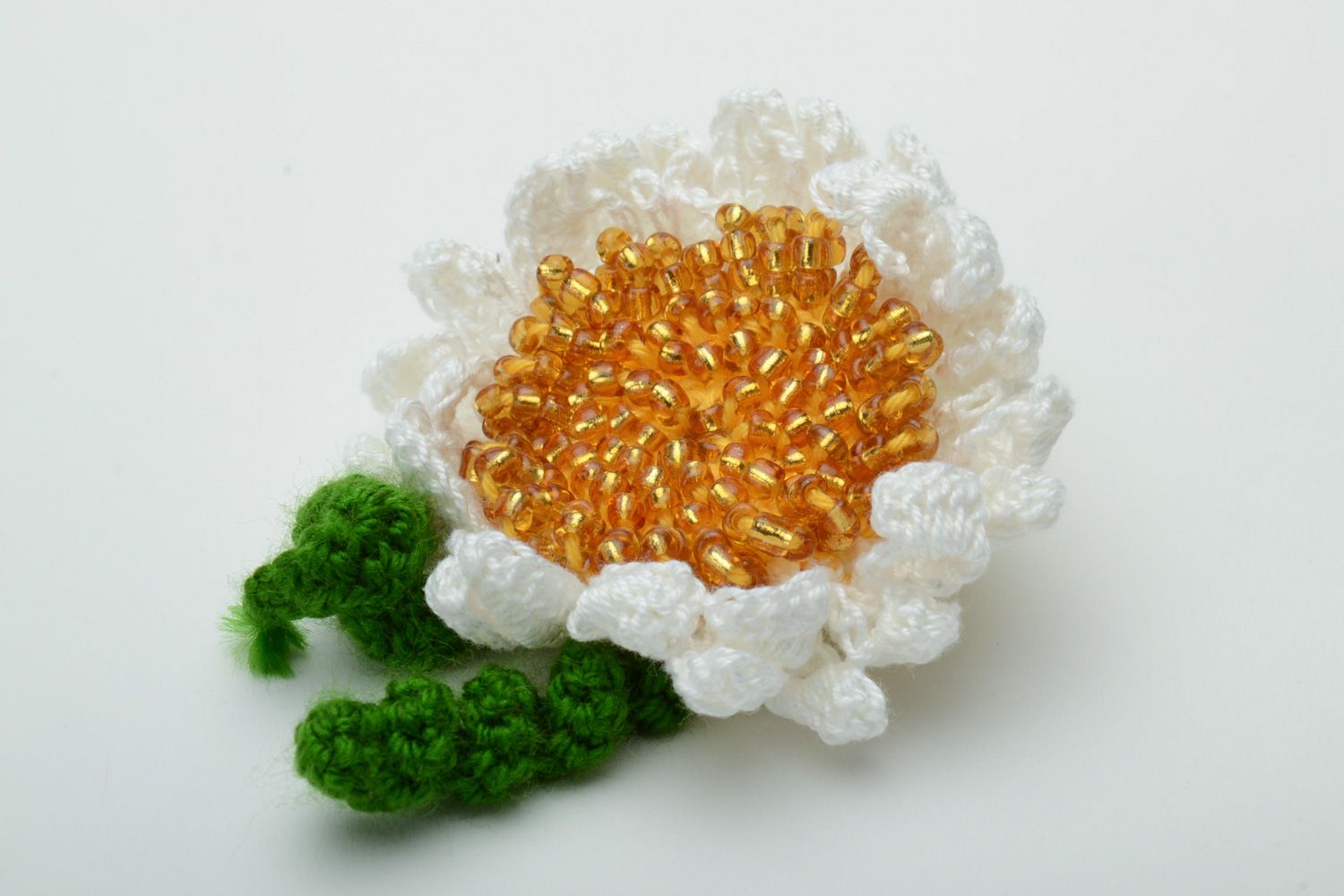 Élastique à cheveux tricoté au crochet avec fleur marguerite fait main photo 3