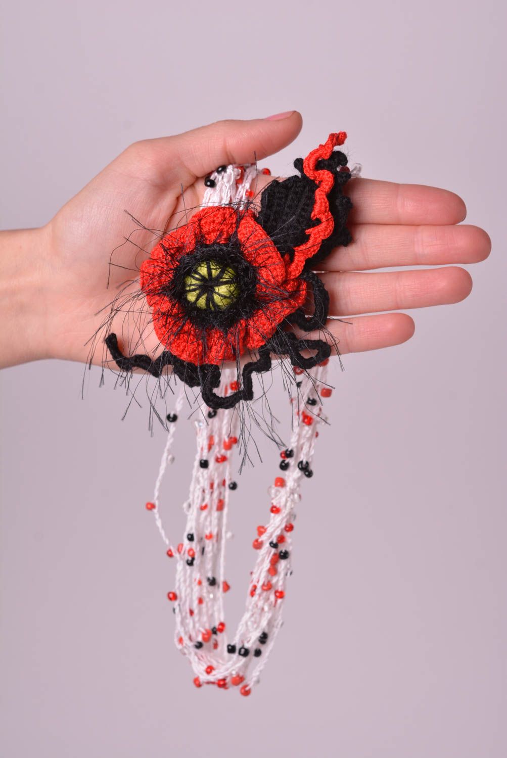 Колье ручной работы украшение из бусин колье из ниток вязаное с цветком мака фото 2