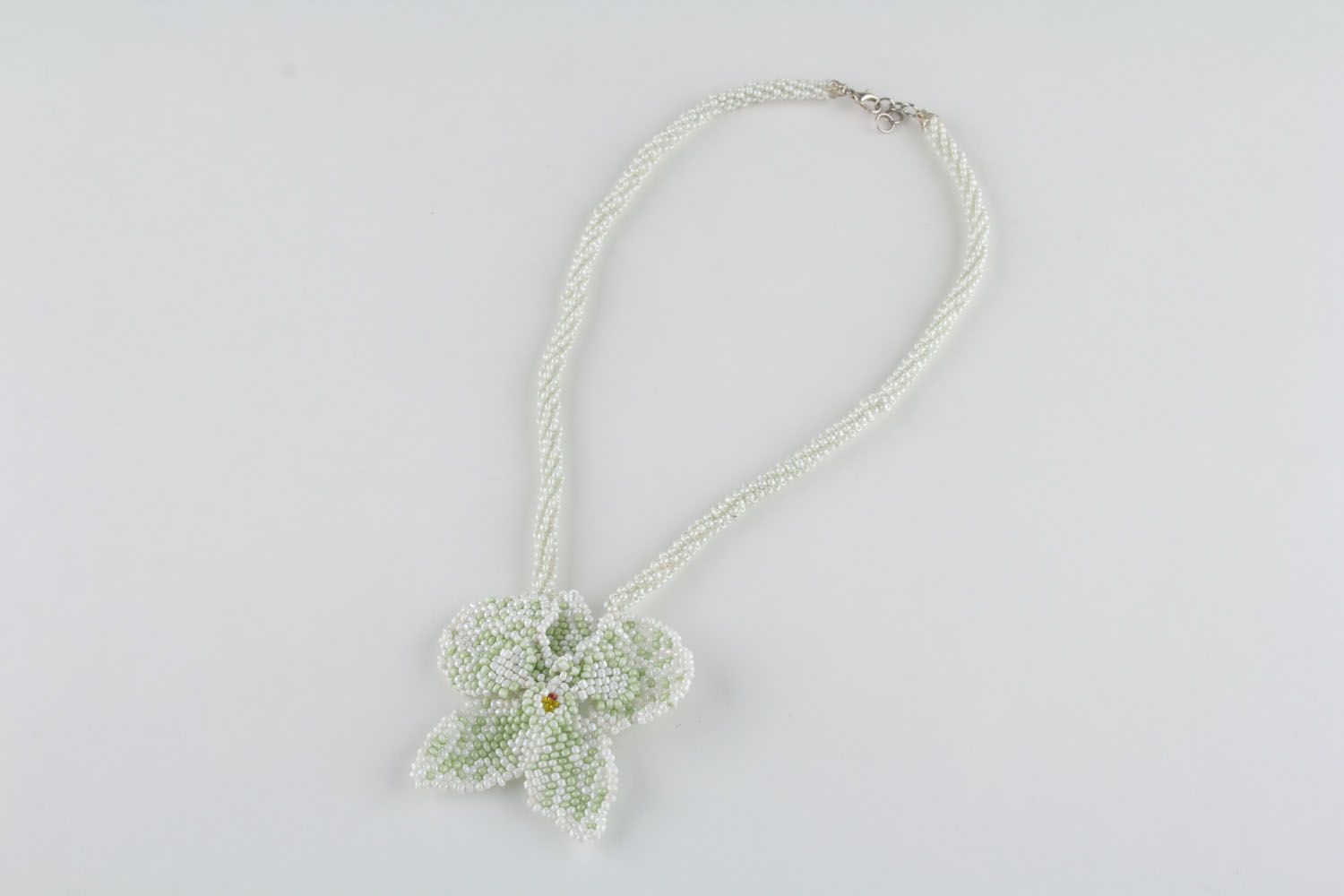 Necklace made of Chinese beads photo 3