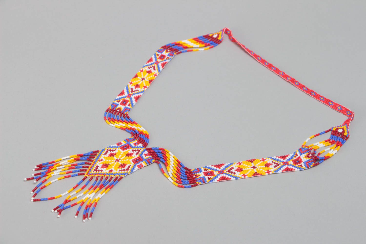 Collar de abalorios checos guerdán artesanal multicolor con ornamento y fleco foto 2