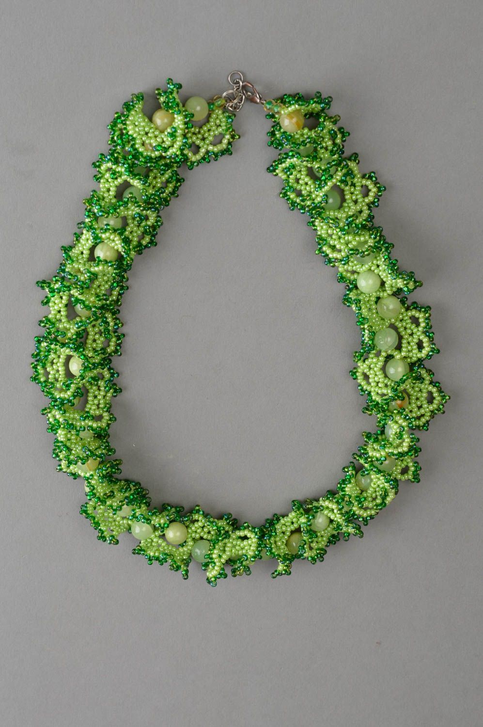 Ожерелье из бисера и бусин ручной работы авторское красивое плетеное женское фото 3
