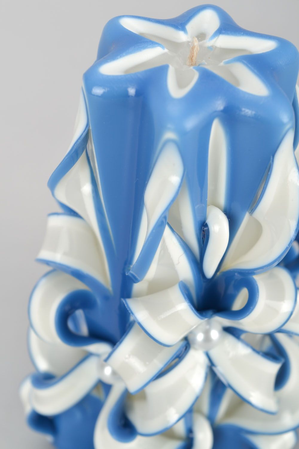 Bougie décorative sculptée bleu et blanc photo 5