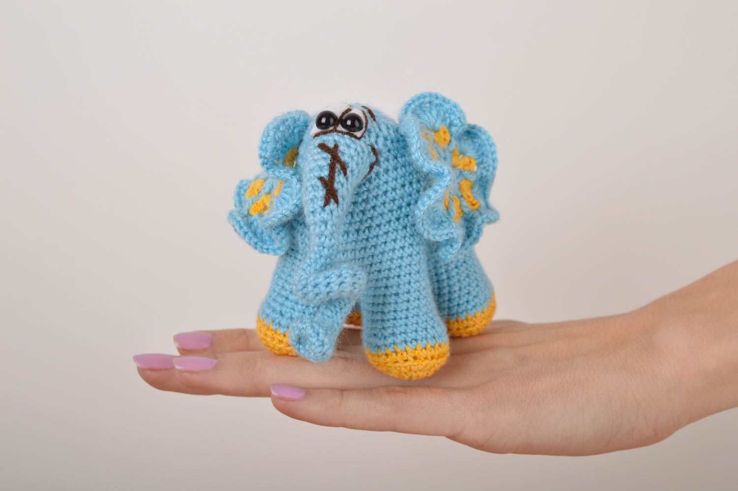 Jouet éléphant bleu clair Peluche faite main tricotée Cadeau pour enfant photo 5