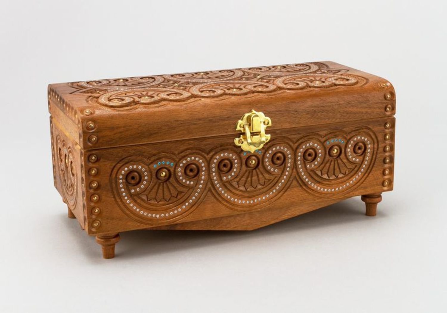Carved box with inlay photo 3
