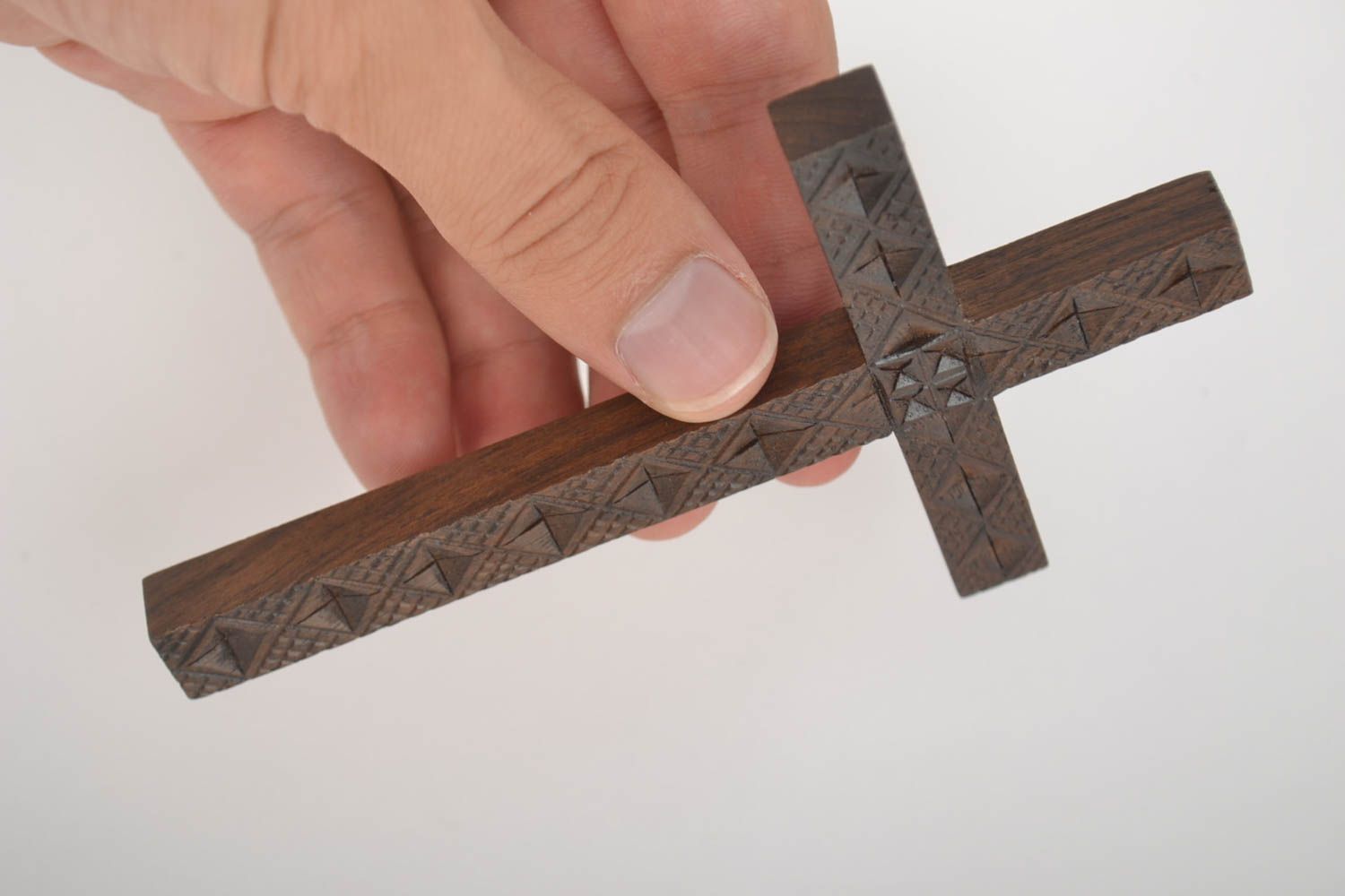 Крест ручной работы резной крест из дерева украшение на стену церковный крест фото 5