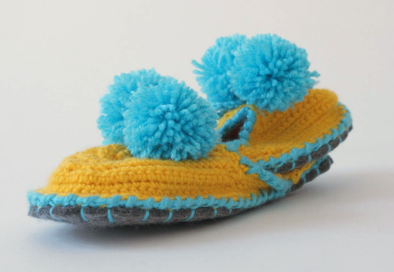 Yellow-blue slippers photo 1