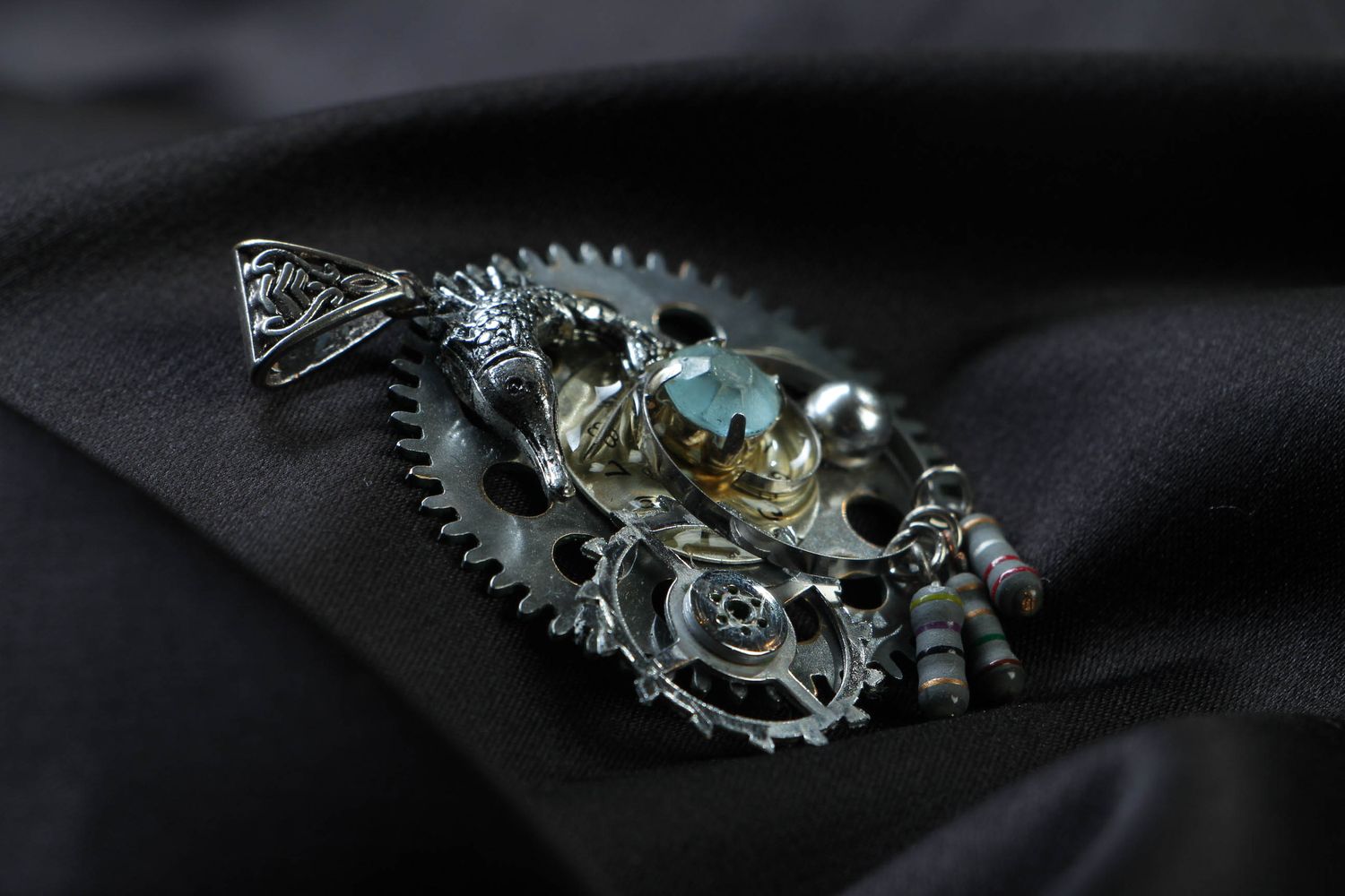 Unusual pendant with clockwork mechanism photo 2