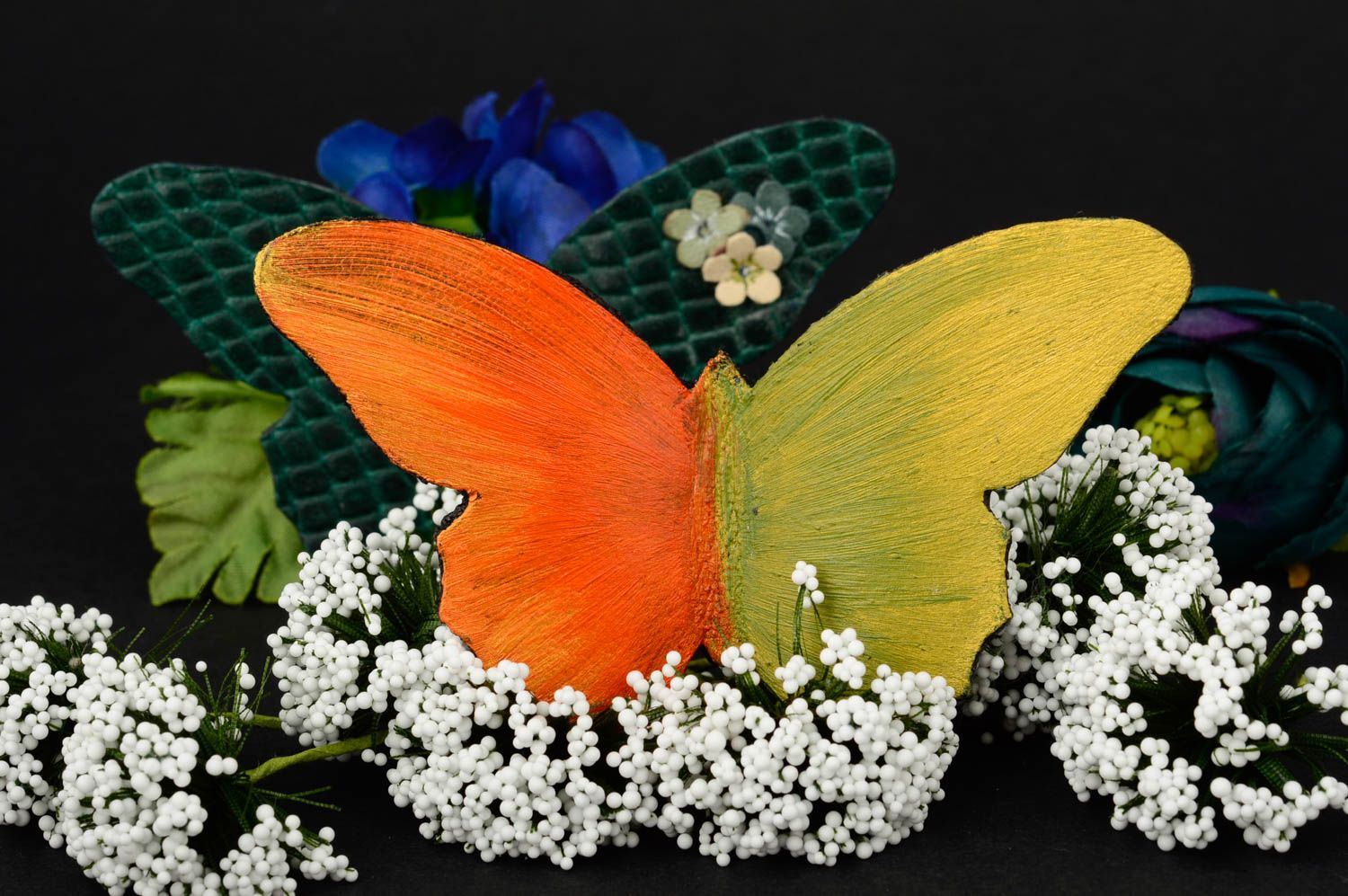 Broche design Bijou fait main papillon bicolore en vrai cuir Cadeau pour femme photo 1
