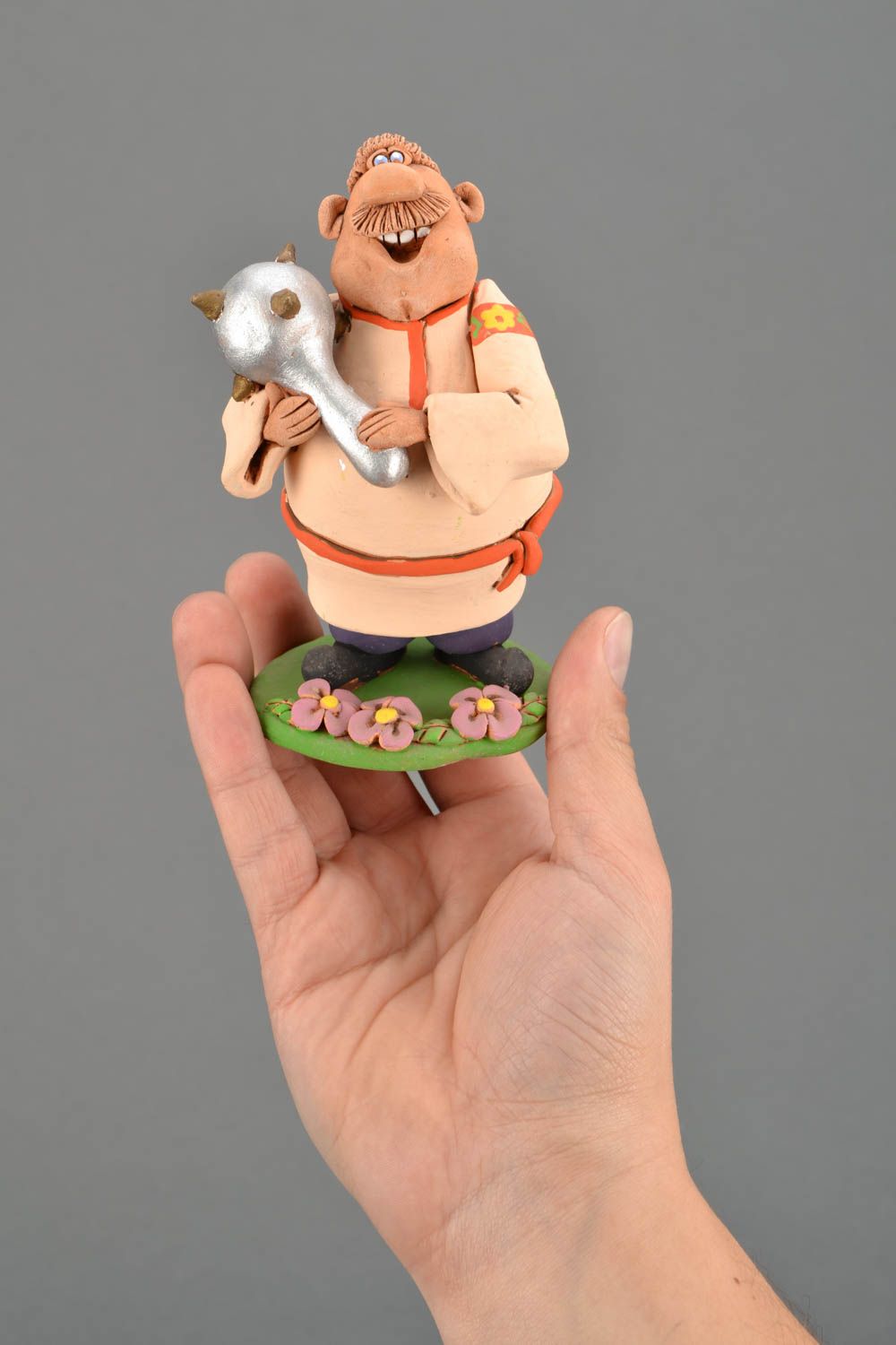 Figurine en terre cuite Cosaque avec massue photo 2