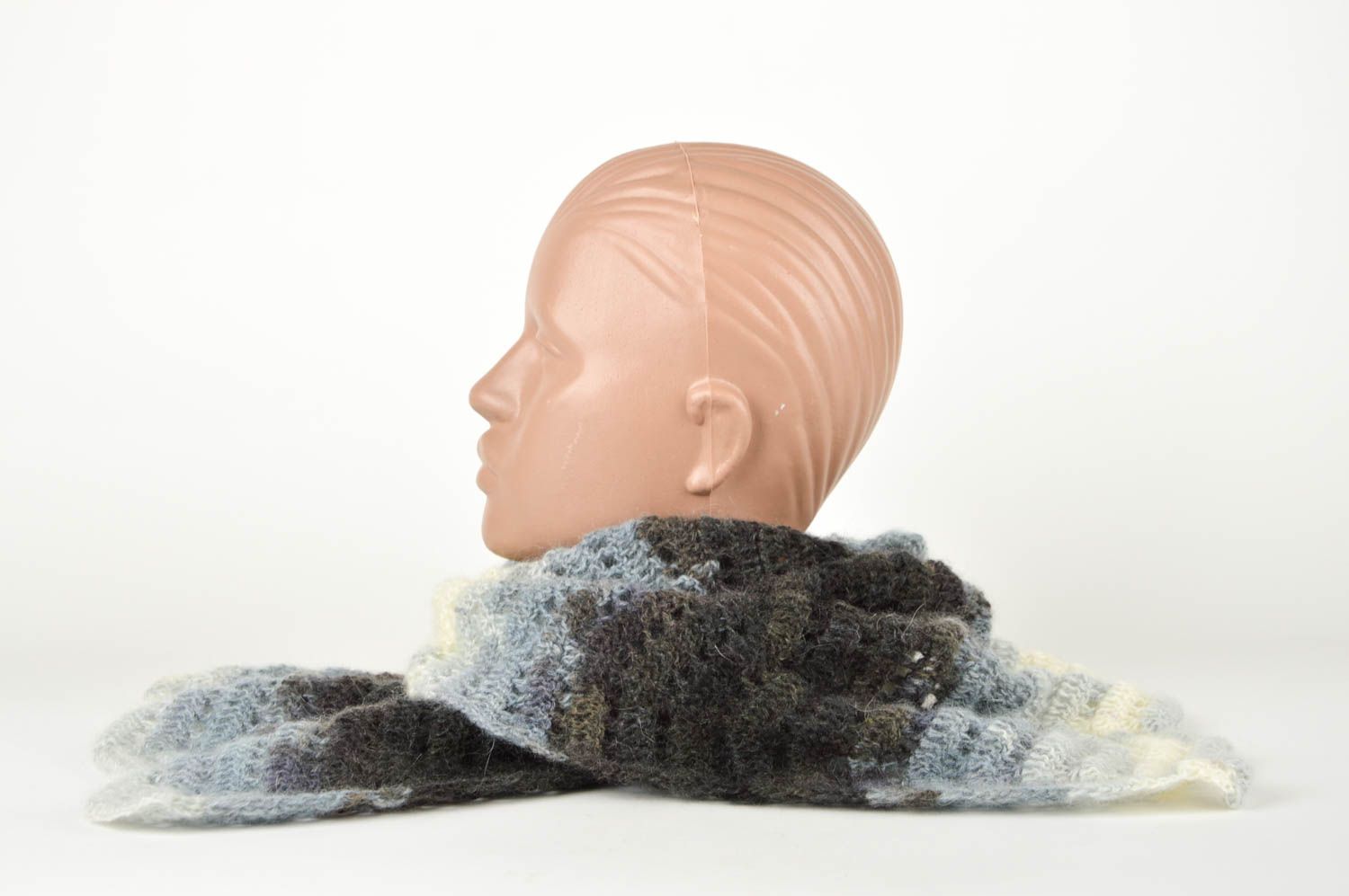 Шарф ручной работы шерстяной шарф крючком красивый серый узорный женский шарф фото 3