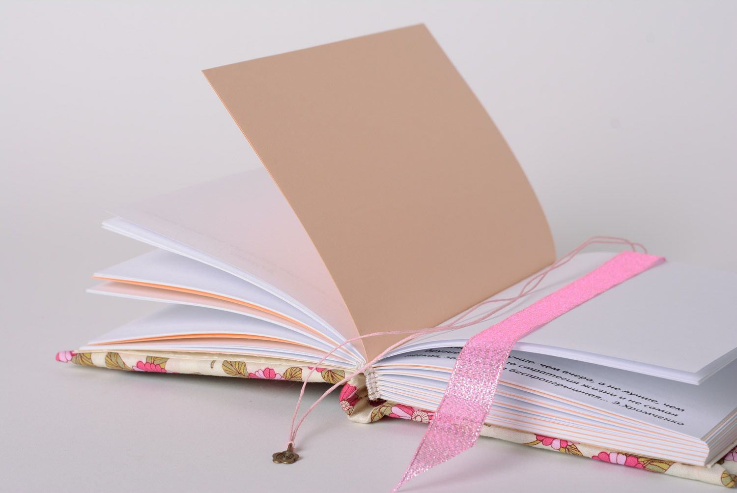 Schöner handmade Notizblock mit Muster künstlerisch mit Blumen für eine junge Frau foto 4