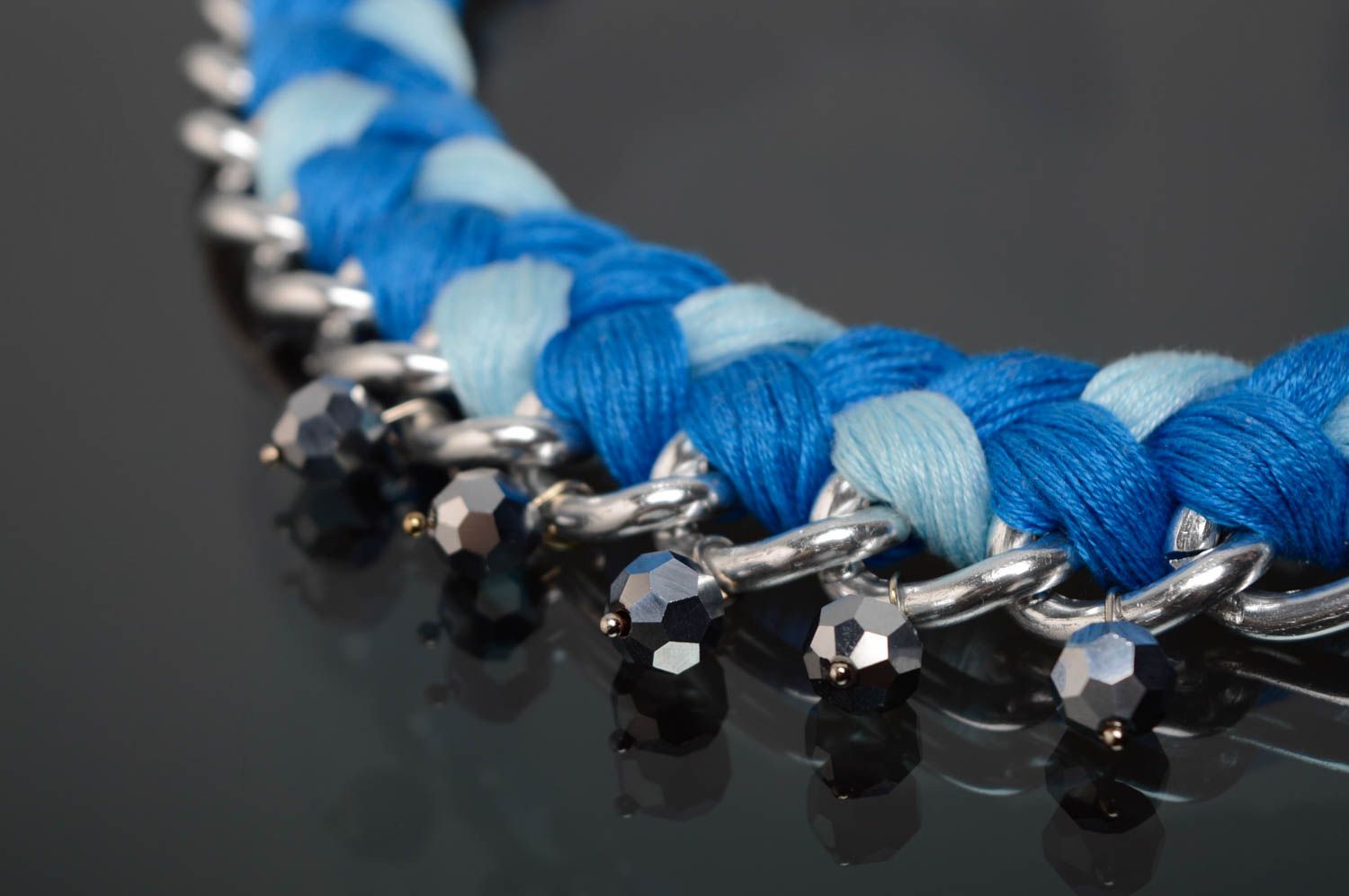 Blue necklace made of threads and chain photo 4
