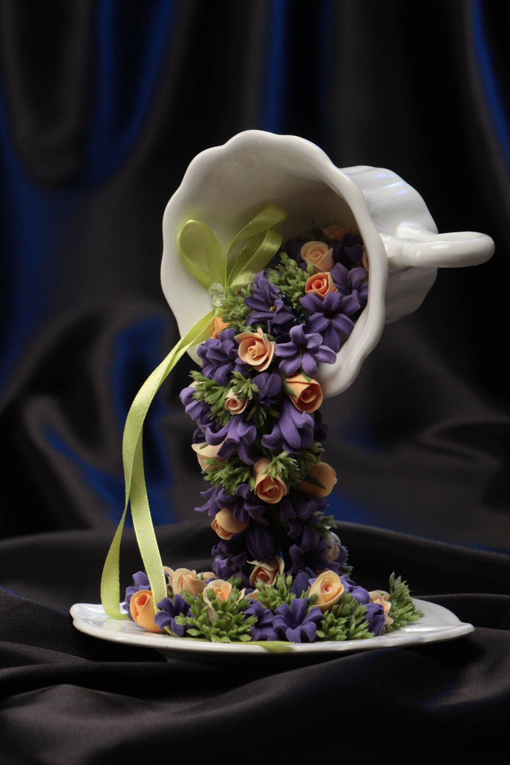 Decorative table flower centerpiece with ceramic cup photo 1