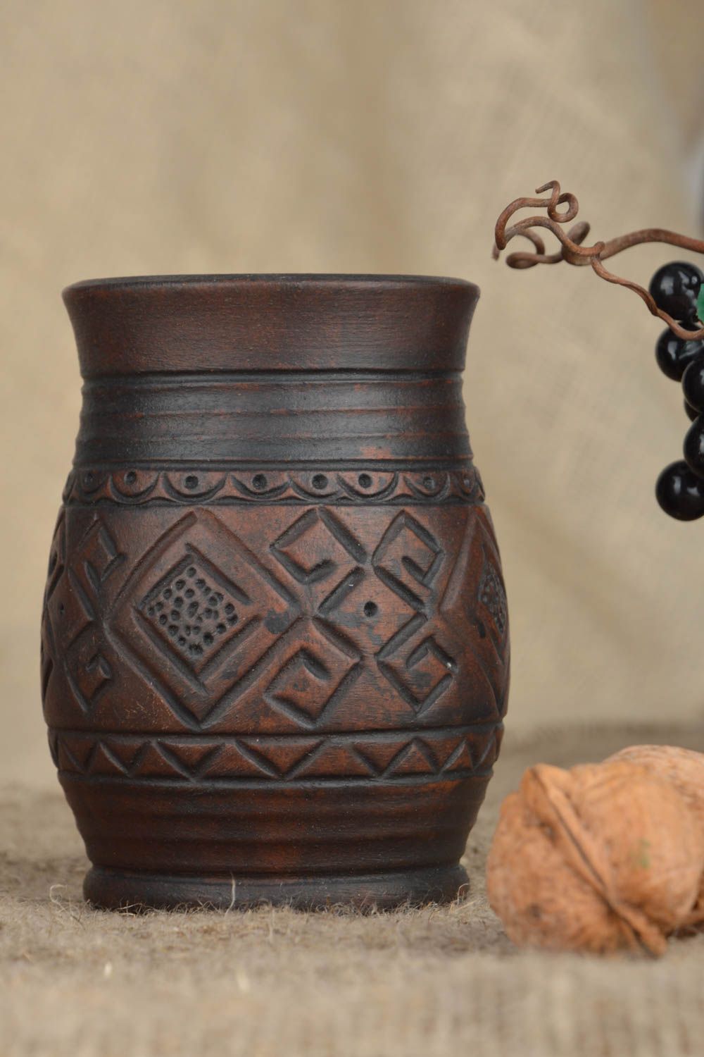 Vaso de arcilla artesanal bonito con ornamento cerámica lechera 250 ml foto 1