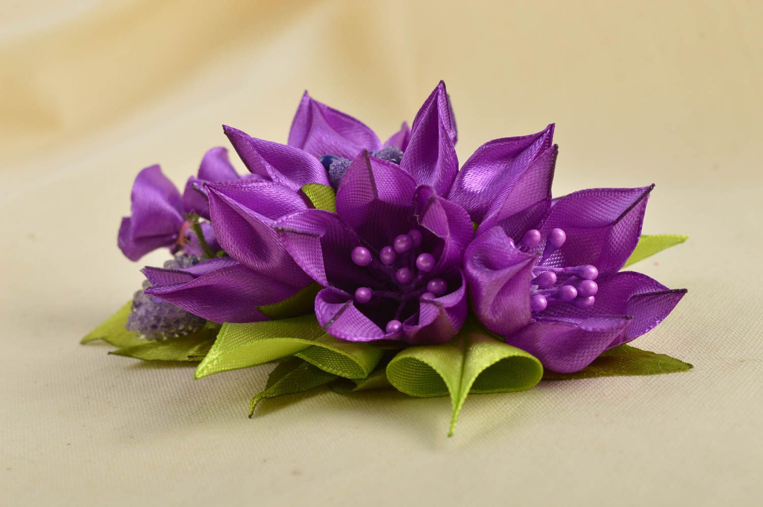 Заколка канзаши ручной работы детское украшение аксессуар для волос фиолетовый фото 1