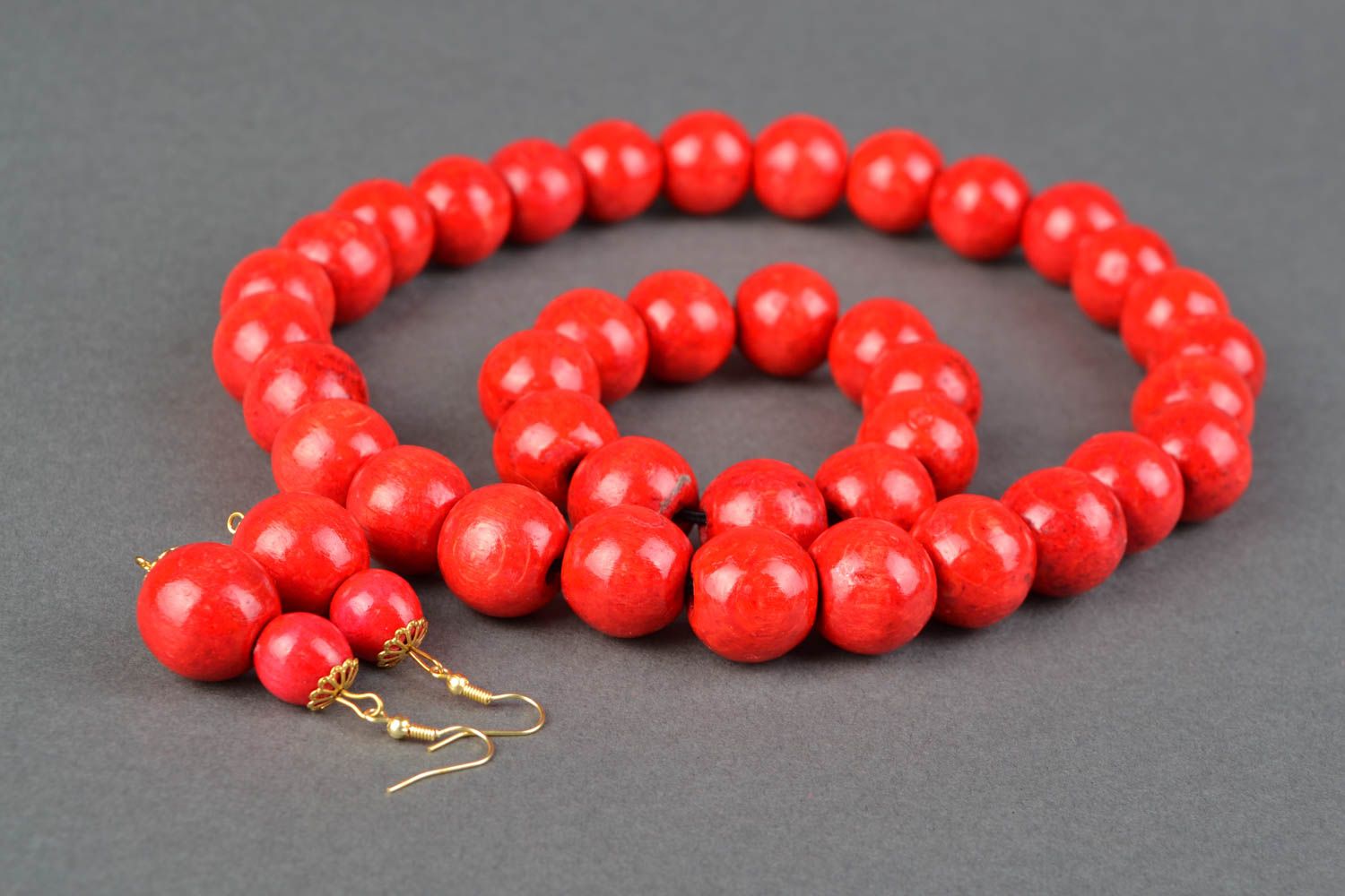 Ensemble de bijoux en bois Collier boucles d'oreilles bracelet rouges faits main photo 3