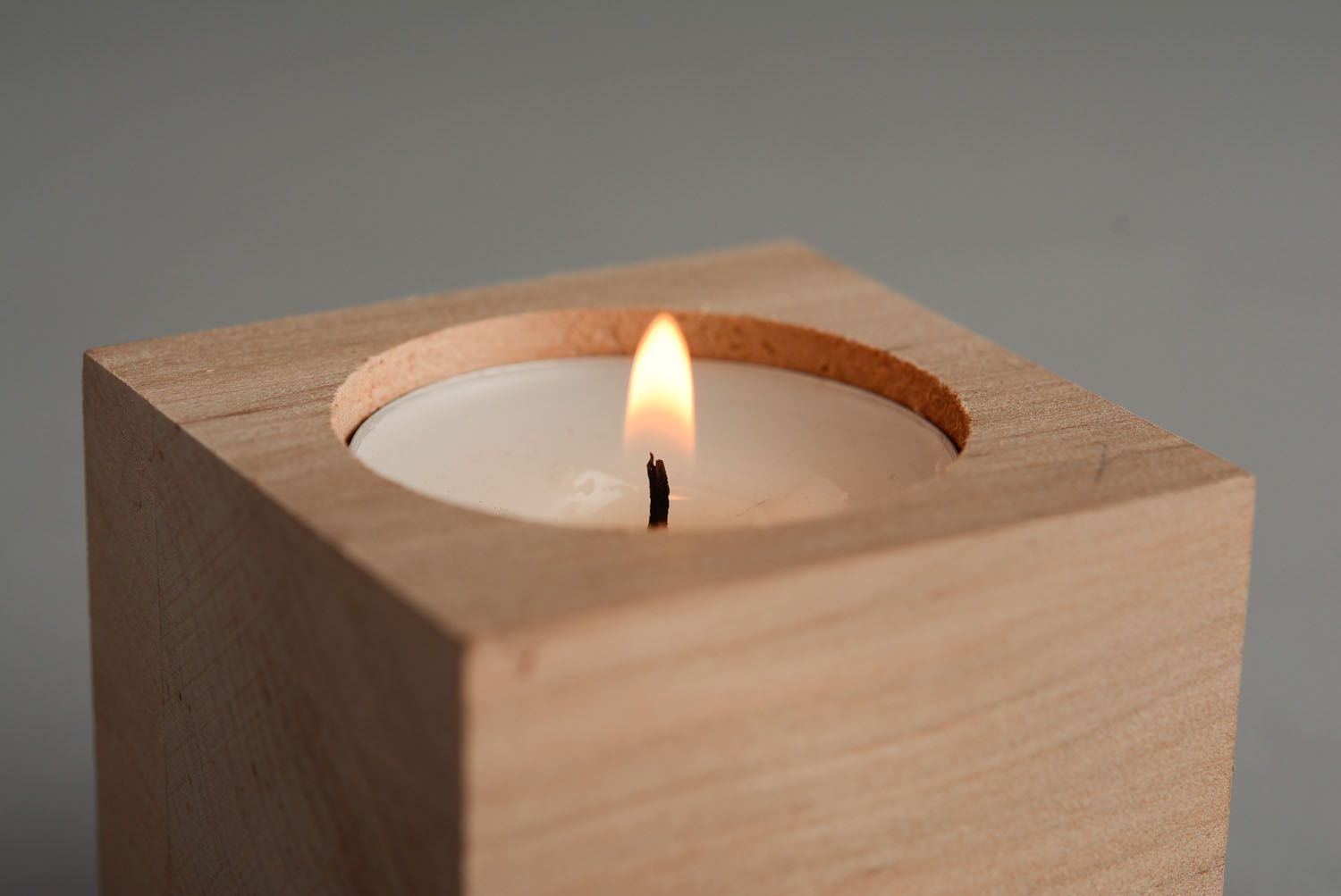 Semilavorato fatto a mano a forma di portacandela supporto per una candela
 foto 2