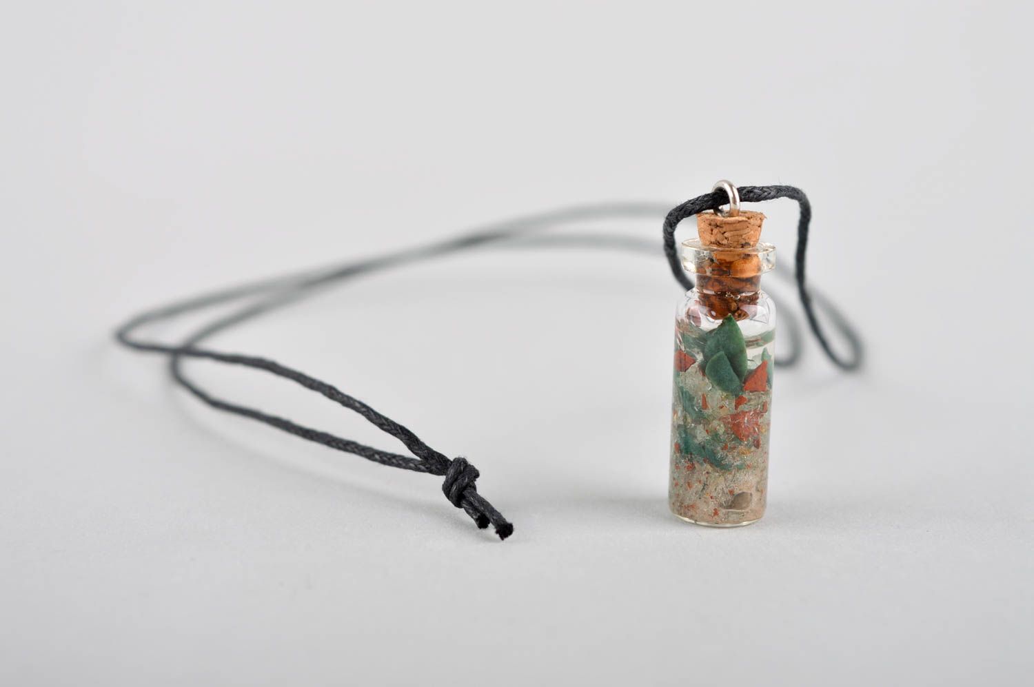 Pendentif fiole Bijou fait main design de créateur Accessoire femme cadeau photo 4