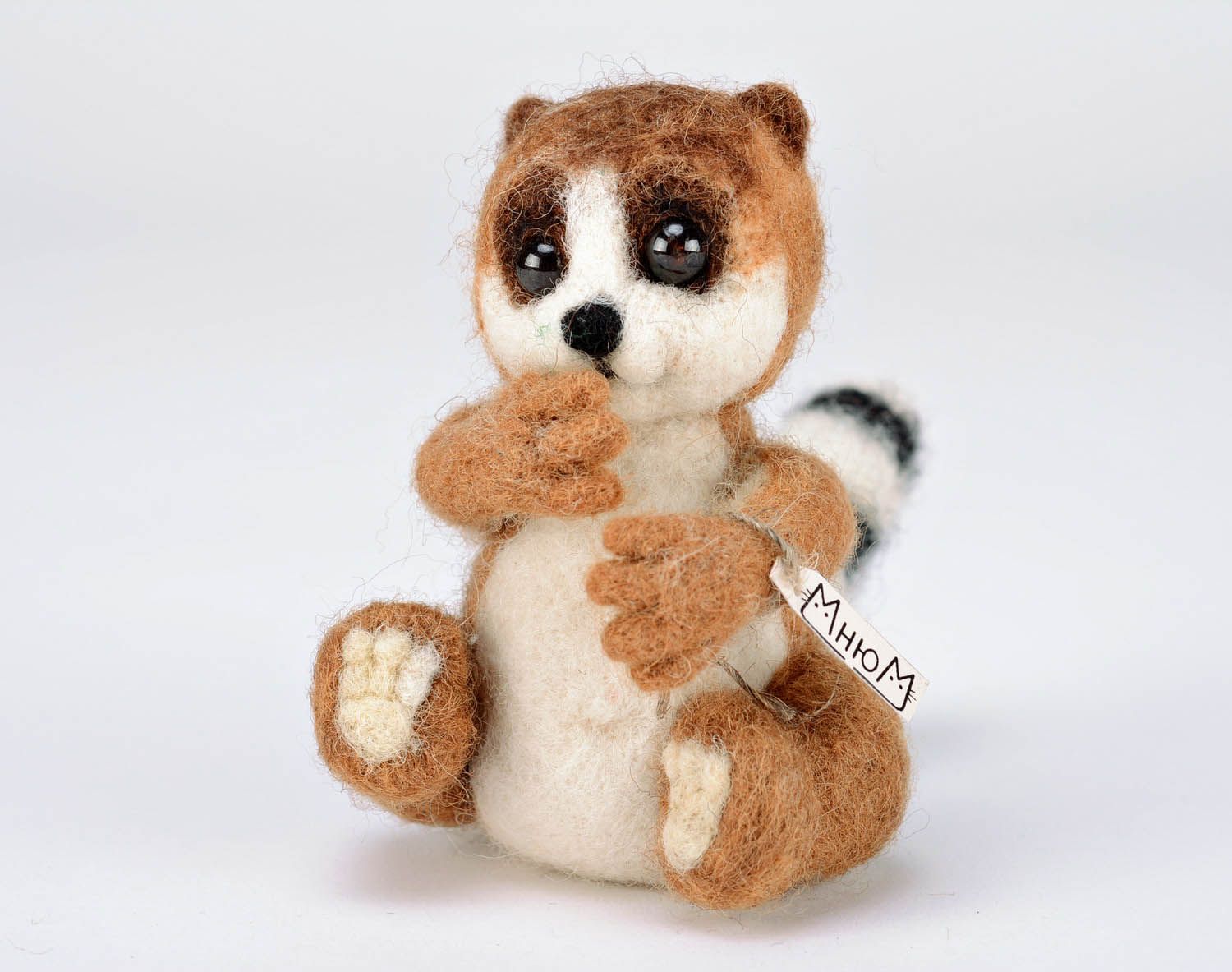 Brinquedo macio em técnica de feltragem de lã Lemur foto 1