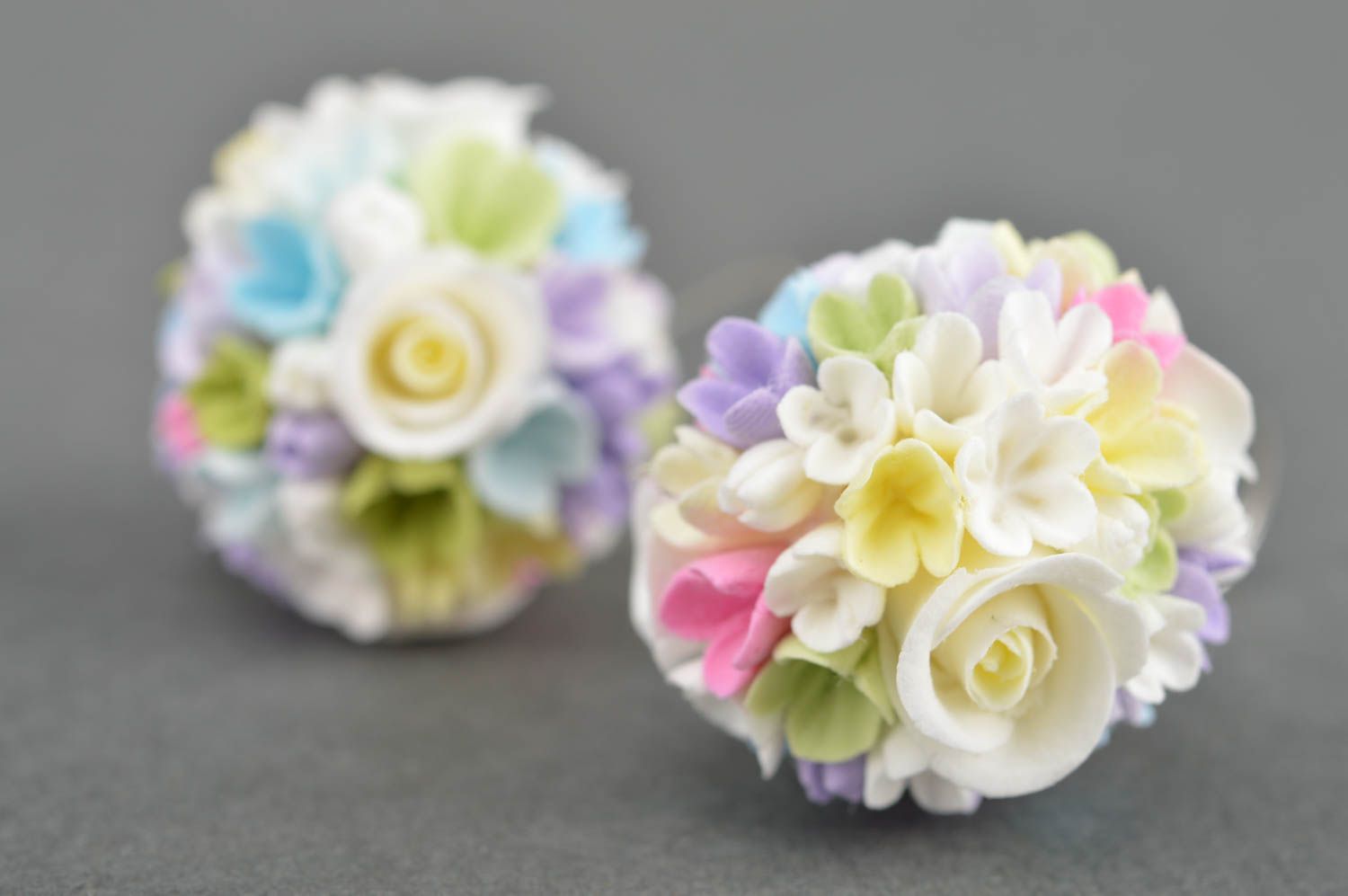 Lange handmade künstlerische Blumen Ohrringe aus Polymerton für Frauen gemacht foto 4