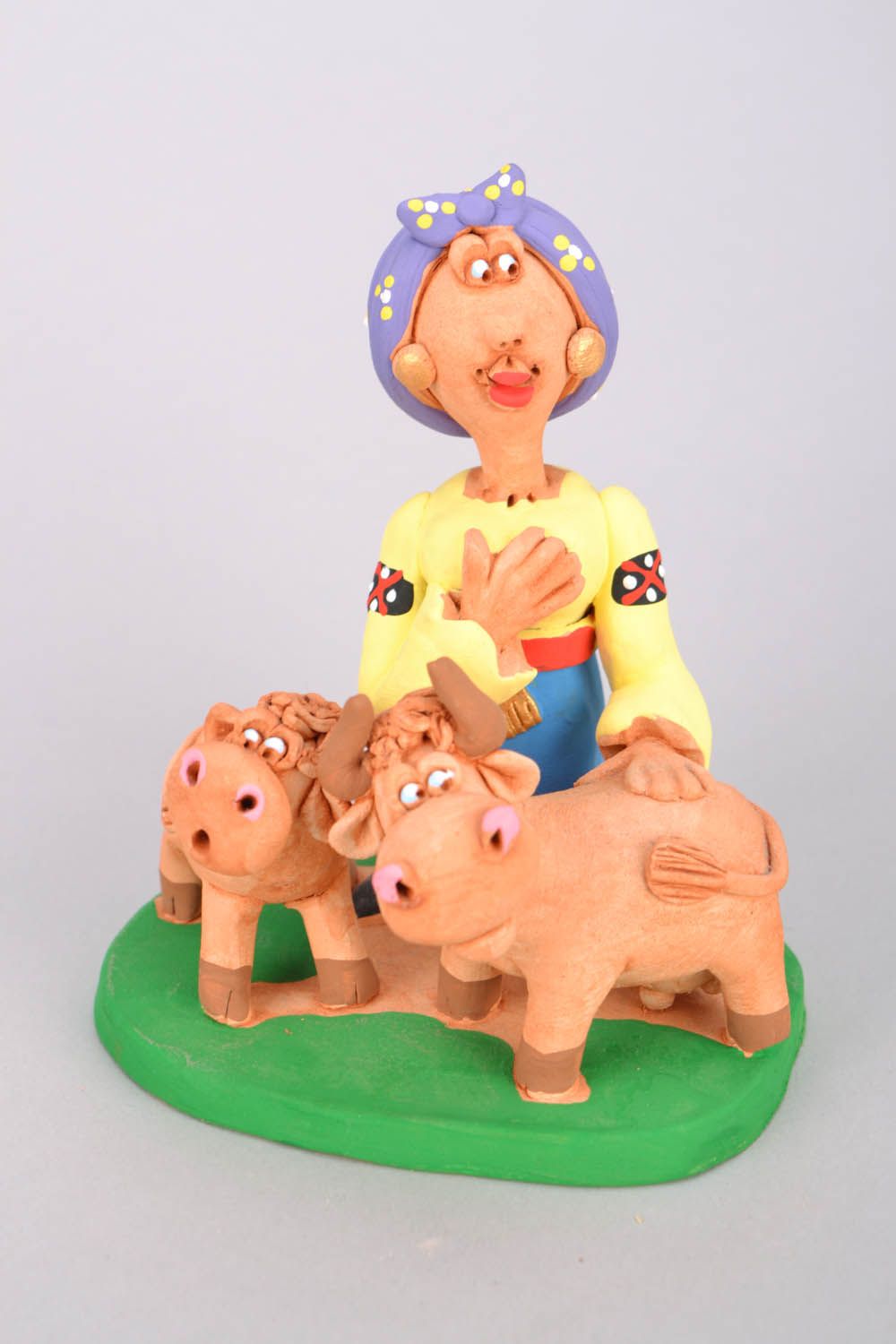 Figurine Cossack Woman with Cows photo 3