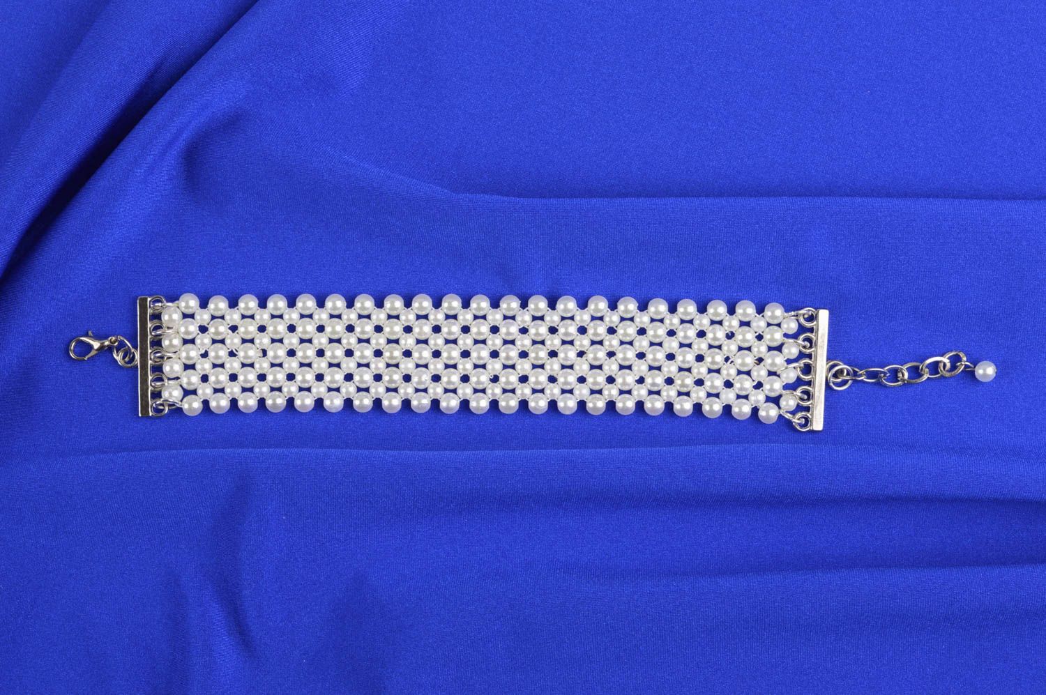 Armband Frauen handgefertigt Designer Schmuck Geschenk für Frauen in Weiß foto 1