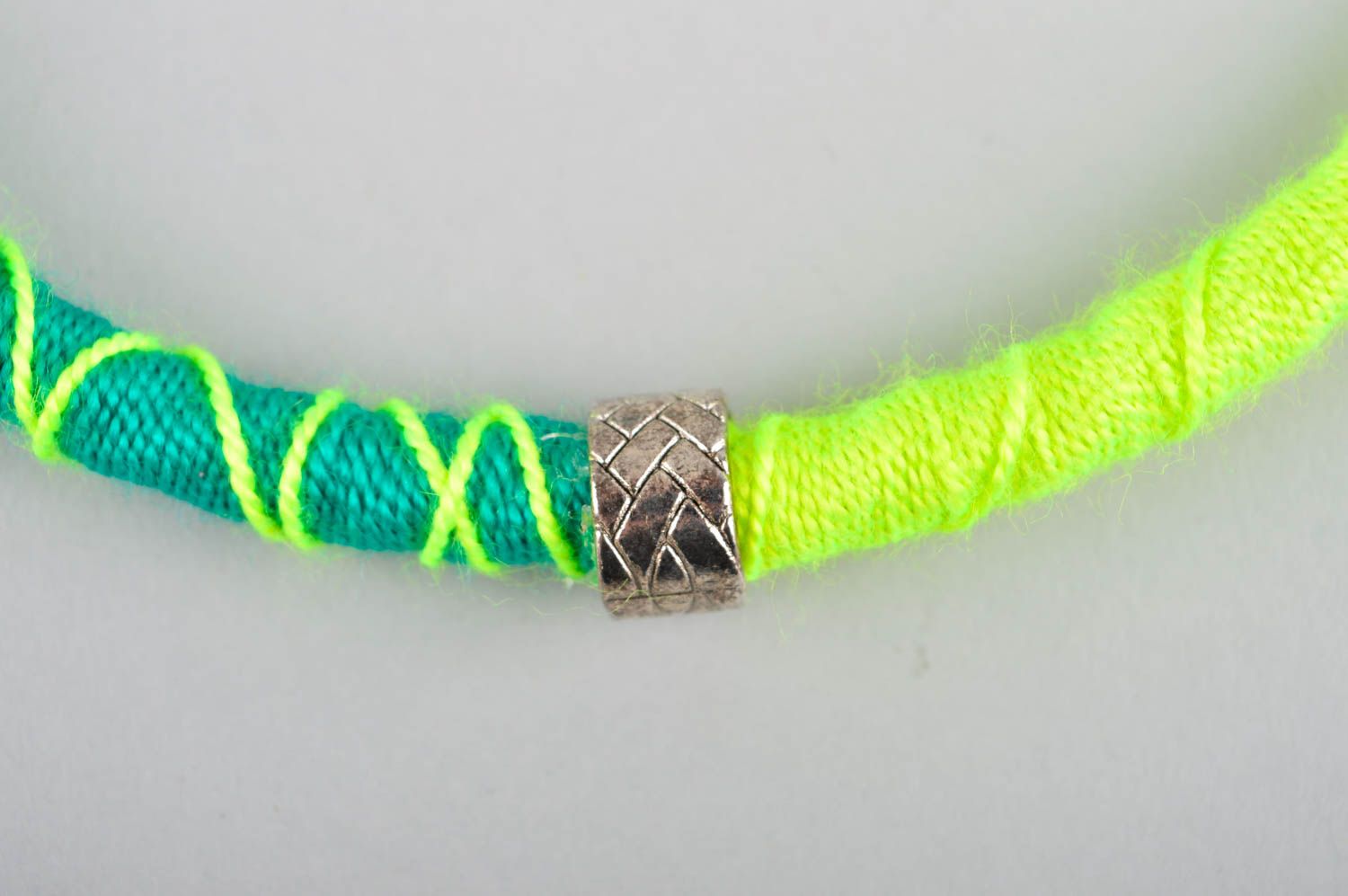 Колье ручной работы колье из веревки украшение на шею бирюзово-лимонное фото 3
