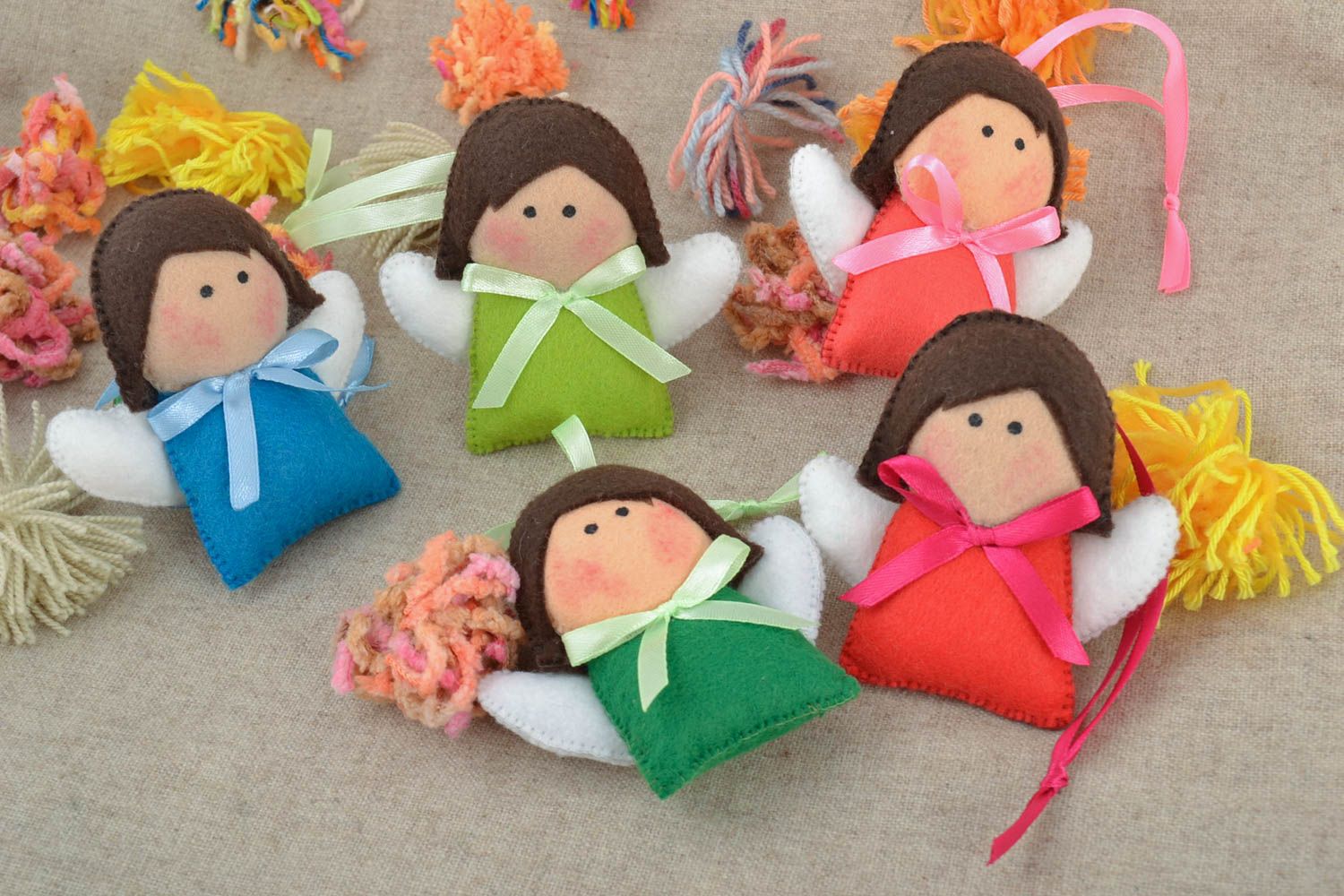 Мягкие игрушки ручной работы ангелочки набор из 5 штук из фетра разноцветные фото 1