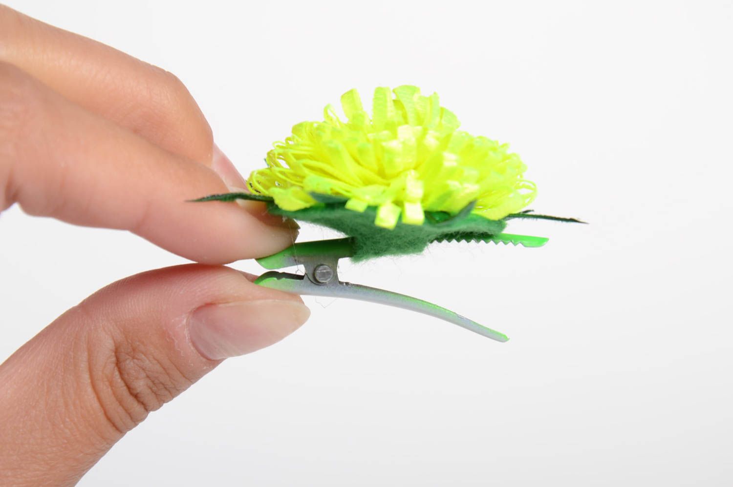 Beautiful fleece hair clip designer cute accessory hair clip in shape of flower photo 2