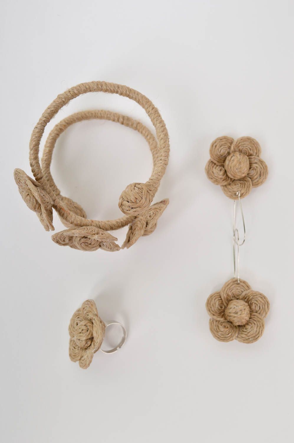Parure de Bijoux fleurs fait main bague Bracelet boucles d'oreilles beiges photo 3