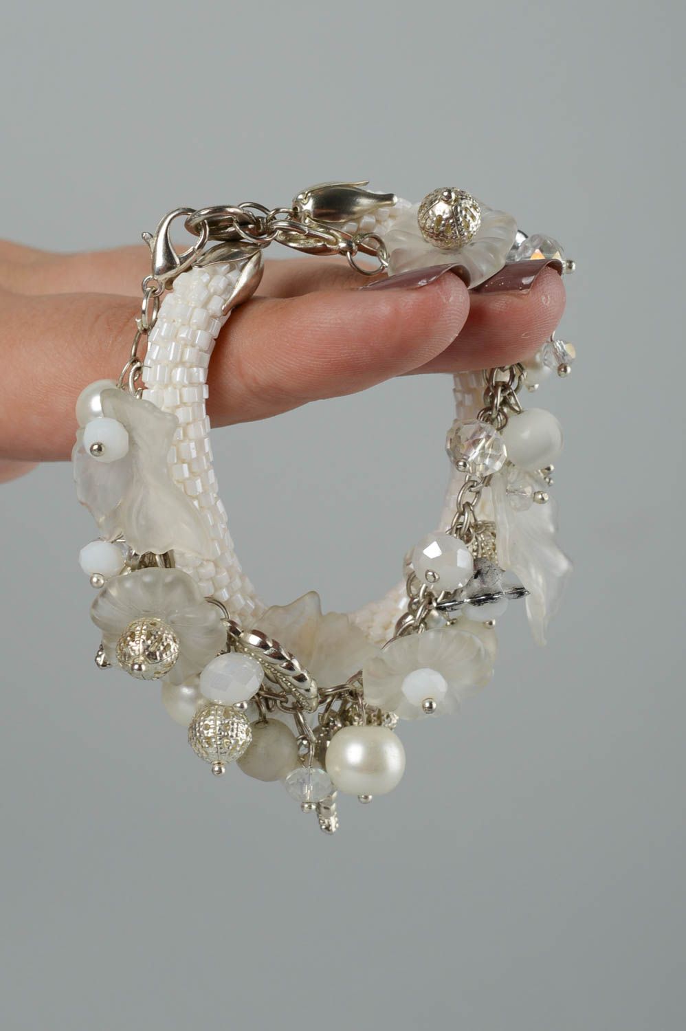 Bracelet perles rocaille Bijou fait main blanc crochet cristal Accessoire femme photo 6