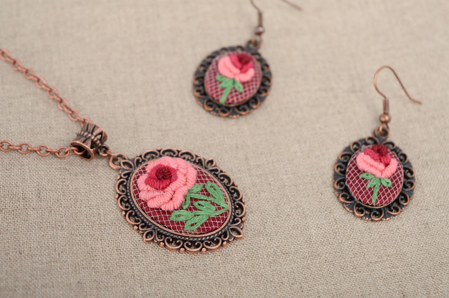 Vintage rococo embroidered earrings photo 5