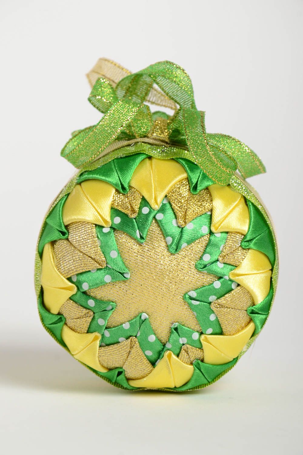 Елочная игрушка ручной работы украшение к Новому году зеленый елочный шар фото 4