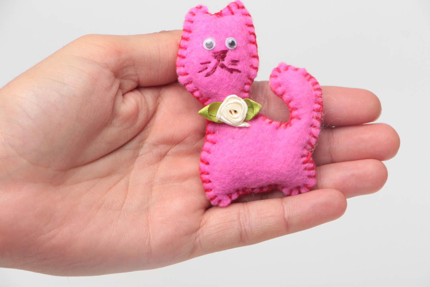 Juguete de fieltro pequeño original hecho a mano gato carmesí para niños foto 5