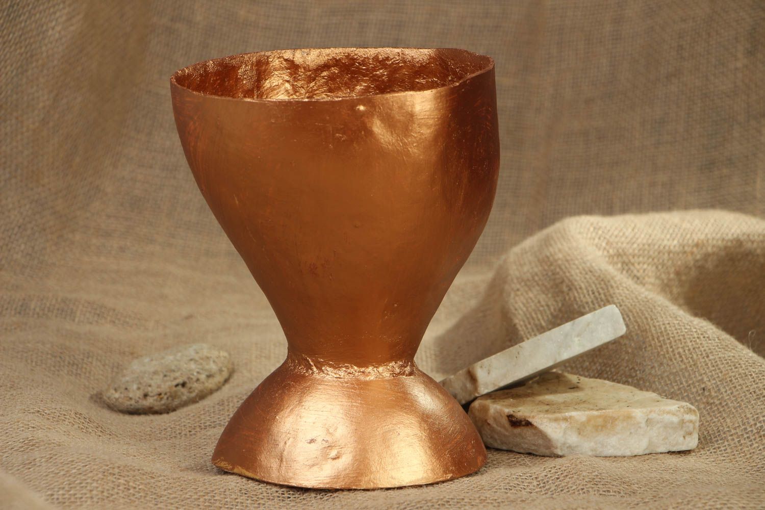 Необычная ваза из тыквы золотистая фото 5