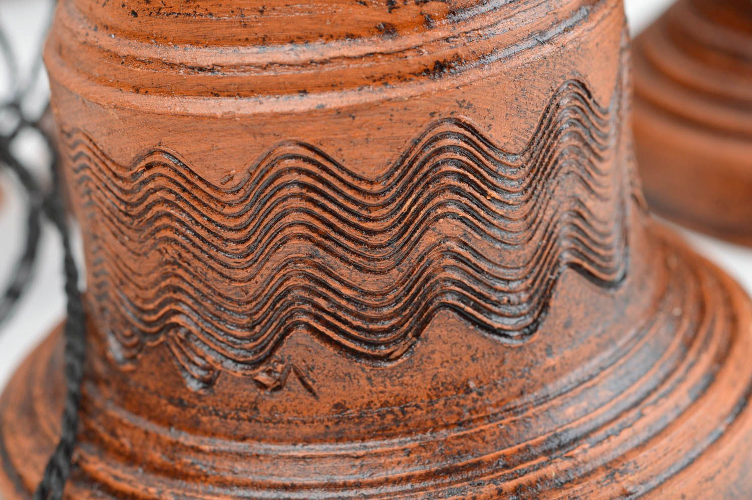 Ton Glöckchen handmade Deko zum Aufhängen Anhänger Keramik in Braun originell foto 4