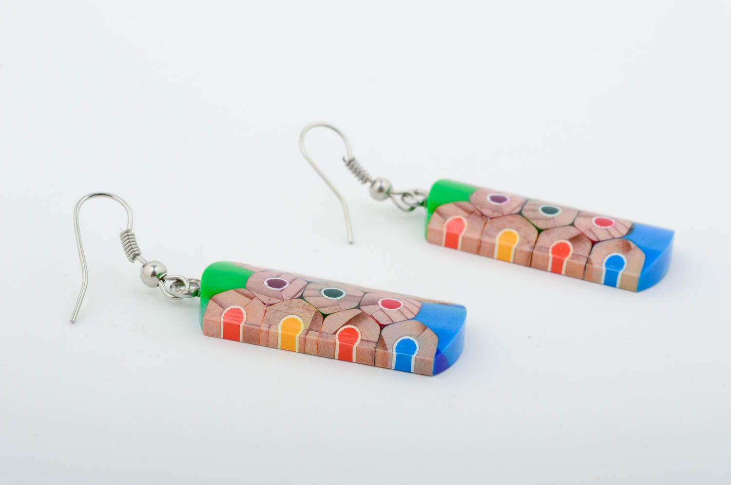 Boucles d'oreilles pendantes Bijou fait main multicolores crayons Cadeau femme photo 4