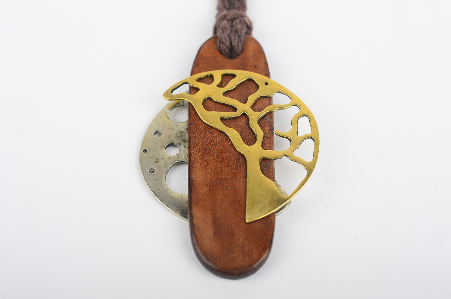 Colgante hecho a mano de cuero con metal regalo original accesorio para mujer  foto 5