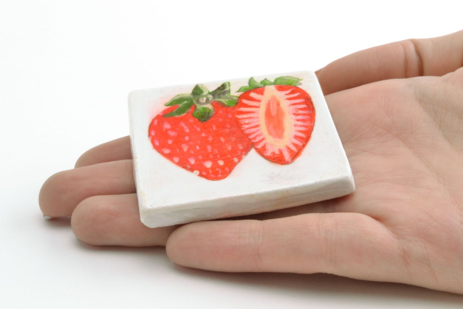Clay fridge magnet Strawberries photo 3