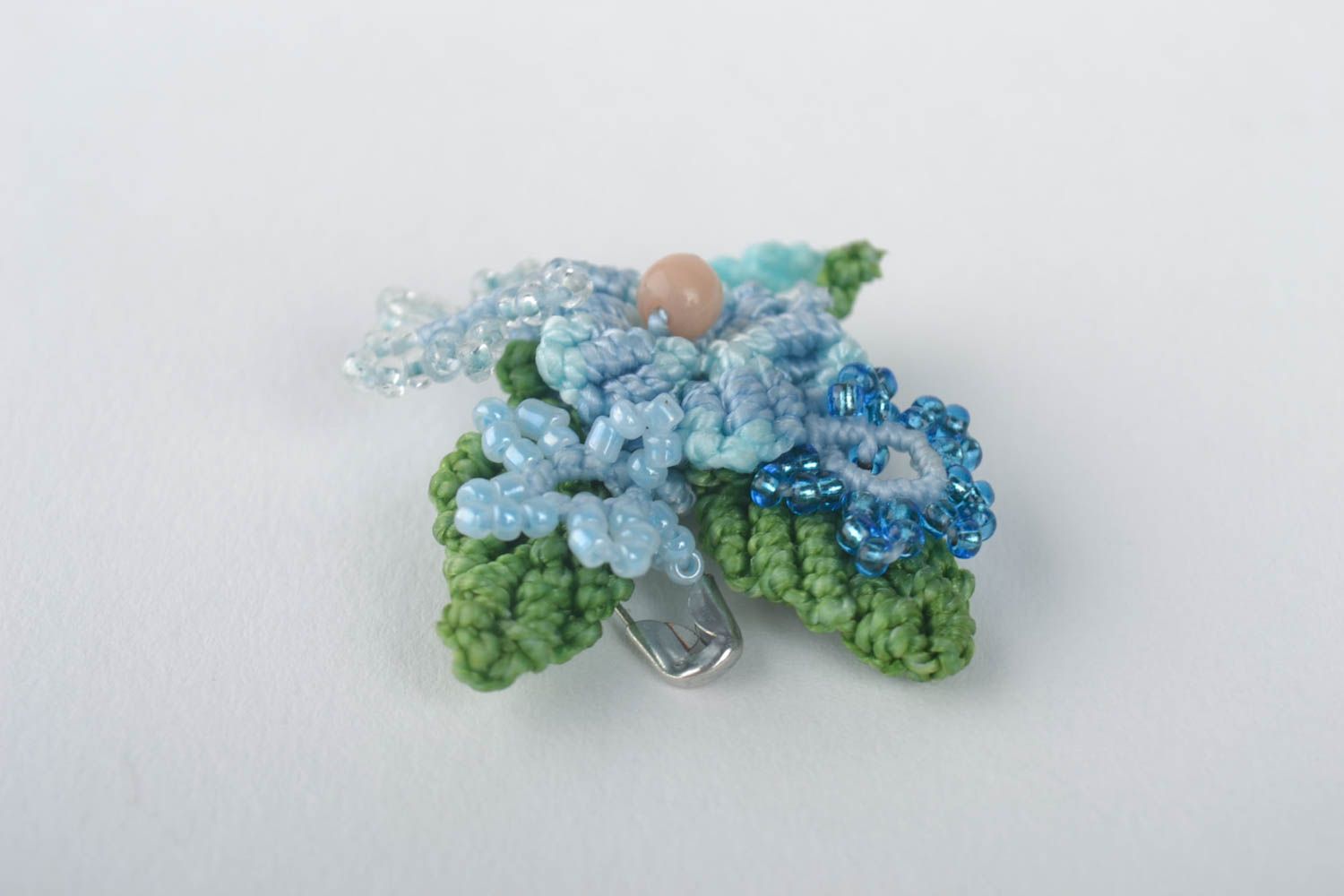Плетеная брошь украшение ручной работы брошь цветок небольшая голубая красивая фото 3