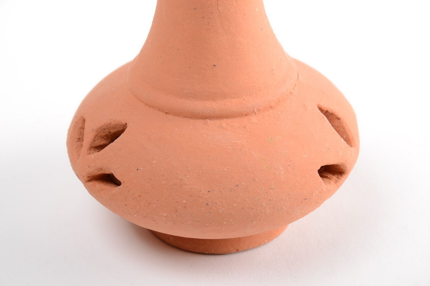 Bougeoir en terre cuite fait main marron ajouré petit en forme de vase photo 4