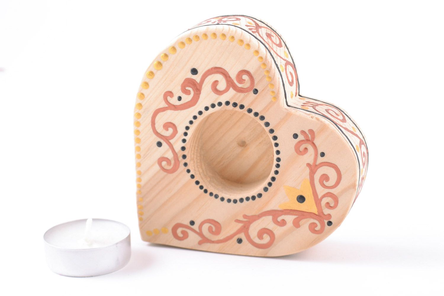 Candelero de madera hecho a mano con forma de corazón pintado con tintes foto 4